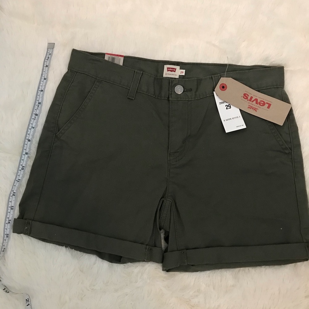 Levi’s pants size 29(NWT)